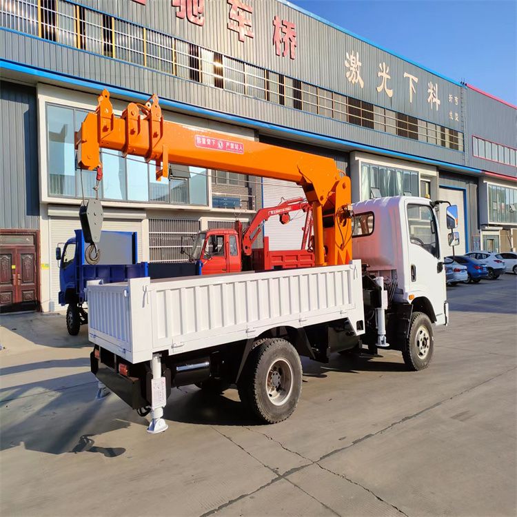 漯河市三轮随车吊定制 农用改装机自备吊中瑞长期出售