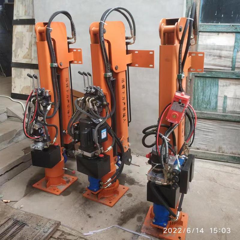 漯河市重汽蓝牌随车吊 3.2吨 国六动力强 液压驱动 农用自卸起重机